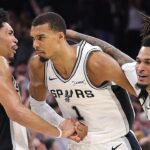 victor-wembanyama-scores-33-as-spurs-dominate-thunder-in-game-4-to-even-western-conference-finals