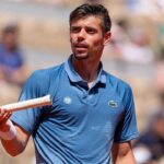 tennis-pro-abruptly-exits-french-open-mid-match-for-emergency-bathroom-break:-‘i-need-to-go’