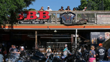 watch-—-officials:-19-people-injured-during-stampede-at-south-carolina-biker-festival