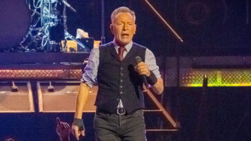 video:-bruce-springsteen-mocked-as-‘billionaire-hypocrite’-as-his-anti-trump-tour-drags-on
