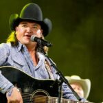 country-star-steps-away-from-music-to-focus-on-himself-after-fame-took-a-toll
