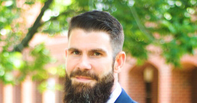 virginia-prosecutor,-marine-veteran-says-he-will-not-enforce-state’s-‘unconstitutional’-ar-15-ban