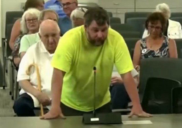 fed-up-cape-cod-taxpayer-goes-off-on-local-council-about-benefits-for-illegals:-‘my-generosity-has-been-abused-and-i-am-sick-of-it!’-(video)