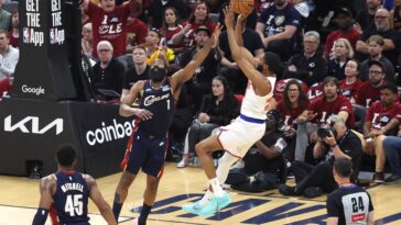heroes,-zeros-from-knicks’-game-4-win-over-cavaliers:-james-harden-was-a-mess-again