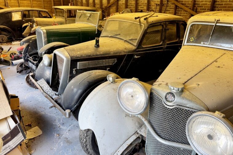 incredibly-rare,-pre-wwii-car-left-in-dusty-barn-for-40-years-sells-for-over-$80k