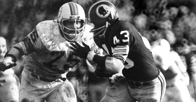 former-dolphins-super-bowl-champ-manny-fernandez-dies-at-79