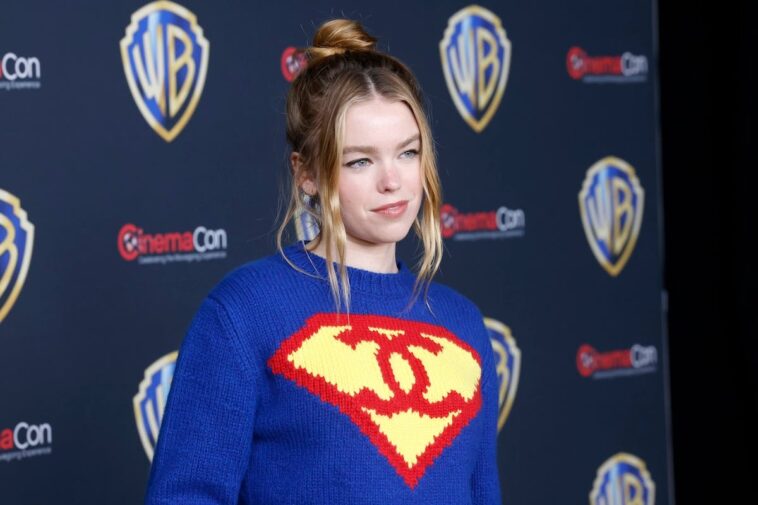 ‘supergirl’-star-says-she’s-glad-to-trigger-‘christian’-dads