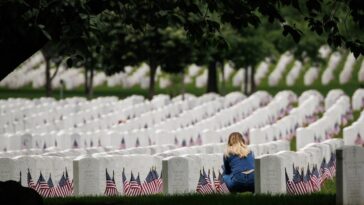 tulsi-gabbard-visits-fallen-soldier’s-grave-after-gold-star-wife’s-viral-request