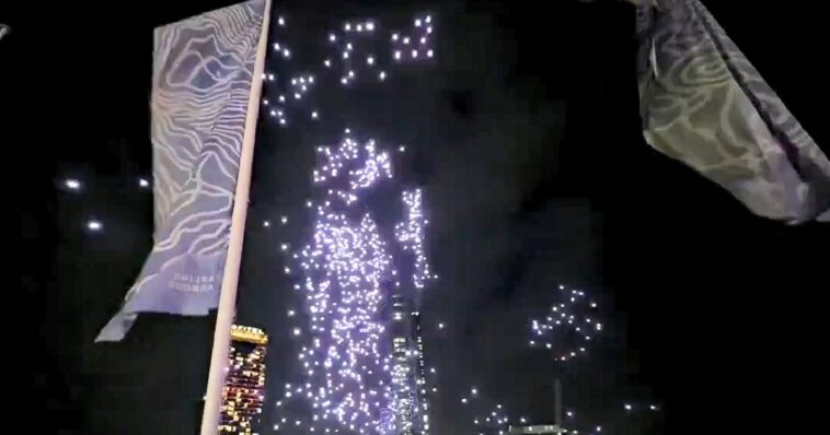 watch:-almost-90-drones-fall-from-the-sky-after-malfunction-disrupts-sydney-winter-light-show