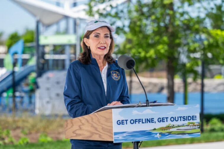 nyc-taxpayers-to-get-soaked-for-$151m-as-hochul,-state-dems-unwind-pension-reforms