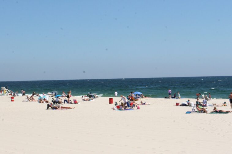 unique-phenomenon-causing-jersey-shore-beaches-to-resemble-tropical-waters