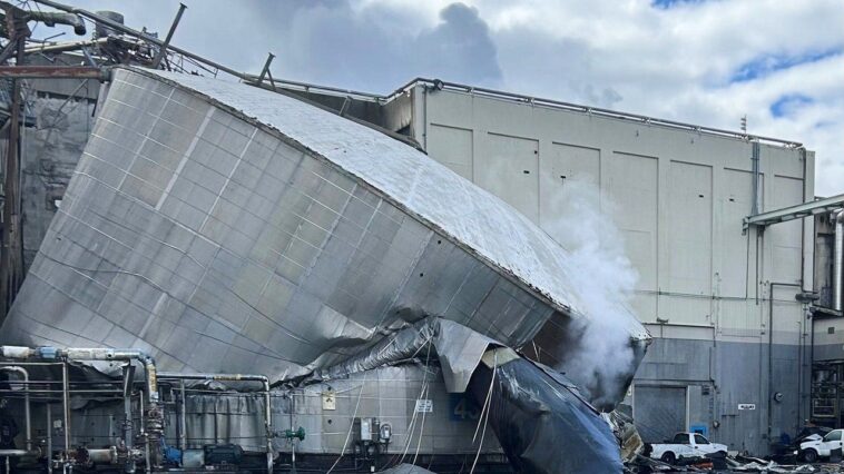 washington-paper-mill-chemical-tank-implodes,-killing-at-least-1-and-leaving-9-missing