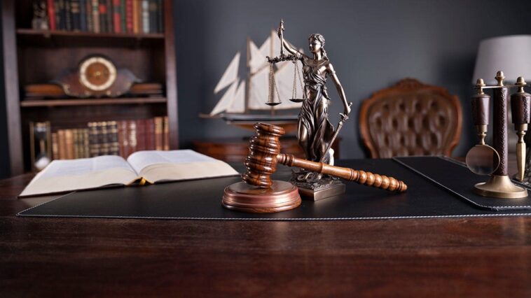 married-federal-judge-repeatedly-had-courthouse-sex-with-law-enforcement-officer,-complaint-alleges