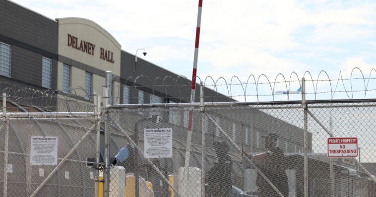 watch:-ice-facility-workers-double-over-in-laughter-as-agitators-make-humiliating-mistake,-reveal-themselves-to-be-racists
