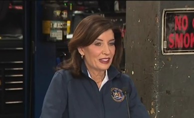 new-york-governor-kathy-hochul-gets-roasted-after-making-this-gaffe-while-challenging-president-trump’s-knicks-fandom-(video)