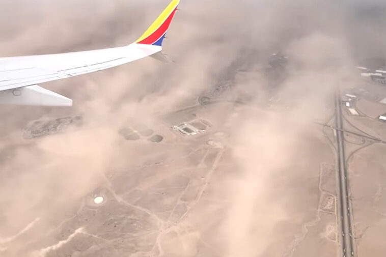airline-passenger-captures-bizarre-dust-storm-engulfing-entire-new-mexico-town