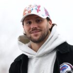 josh-allen-surprises-kids-at-recess-and-the-reaction-from-young-bills-fans-is-pure-joy