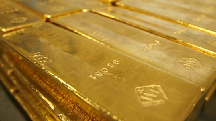 feds-seize-$40m-in-gold-bars,-cash,-rolexes-from-former-cia-official-who-faked-being-a-navy-pilot