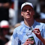 jannik-sinner’s-winning-streak-ends-with-stunning-loss-at-french-open-after-being-one-game-away-from-victory
