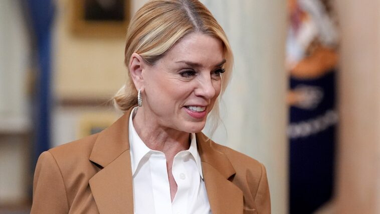 what-to-know-about-thyroid-cancer-prognosis-following-pam-bondi’s-diagnosis