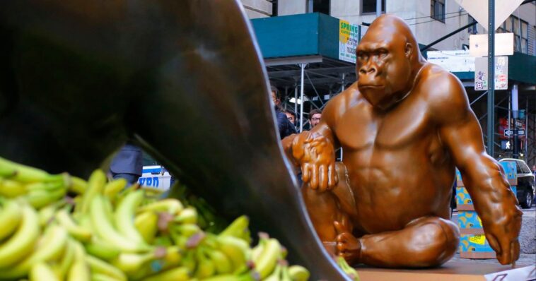white-house’s-remembrance-of-‘true-patriot’-harambe-sparks-flood-of-responses