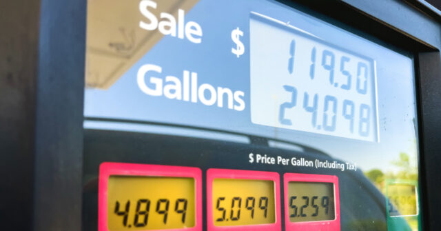 fed’s-preferred-inflation-gauge-rose-less-than-expected-in-april,-consumer-spending-pressured-by-high-gas-prices
