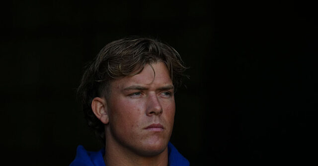 jaxson-dart-meets-with-giants-teammates-after-trump-introduction-controversy