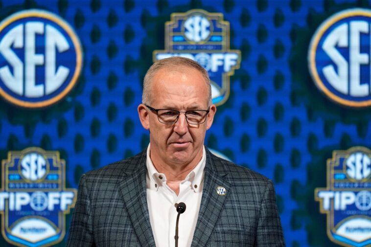 sec-commissioner-responds-after-arkansas-ad’s-‘unacceptable’-espn-scheduling-gripe