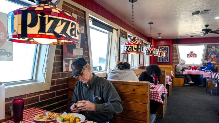 pizza-hut-revives-a-beloved-slice-of-nostalgia-with-vintage-inspired-makeovers