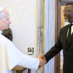 pope-leo-meets-with-chicago’s-far-left-mayor,-george-floyd’s-family-lawyer-at-the-vatican