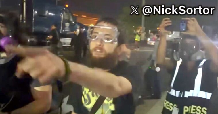 graphic:-next-time-somebody-complains-ice-is-wearing-masks,-shut-them-up-with-this-footage-–-‘your-whole-****ing-family-is-dead-…-i-have-your-face!’