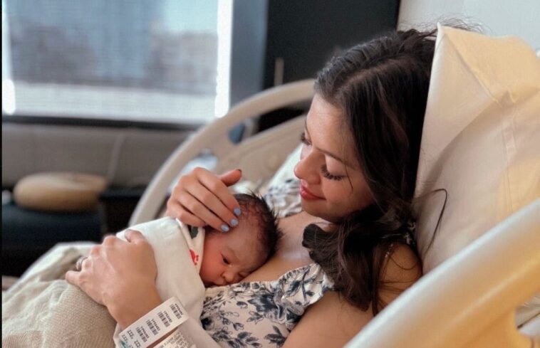 leftist-rag-attacks-young-conservative-mother-after-she-gives-birth-to-first-child