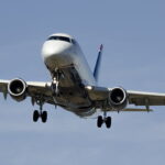 commercial-flight-from-chicago-makes-emergency-landing-at-wisconsin-airport-after-passenger’s-repeated-attempts-to-break-into-cockpit