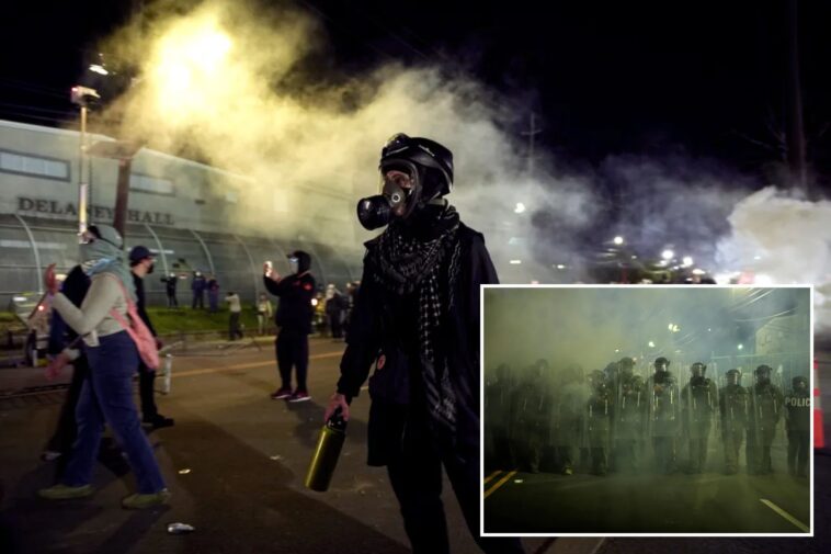mayhem-breaks-out-between-anti-ice-protesters,-police-at-newark’s-delaney-hall-—-as-protests-continue-for-yet-another-night