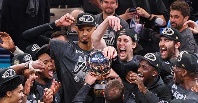 report:-teen-brain-dead-after-falling-from-car-during-celebration-after-san-antonio-spurs’-win