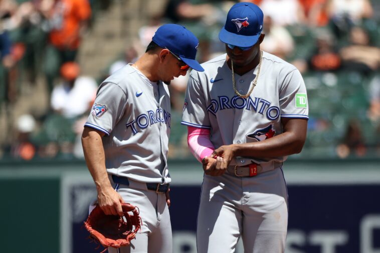 blue-jays’-jesus-sanchez-exits-game-after-being-hit-with-ball-thrown-by-fan-in-bizzare-scene
