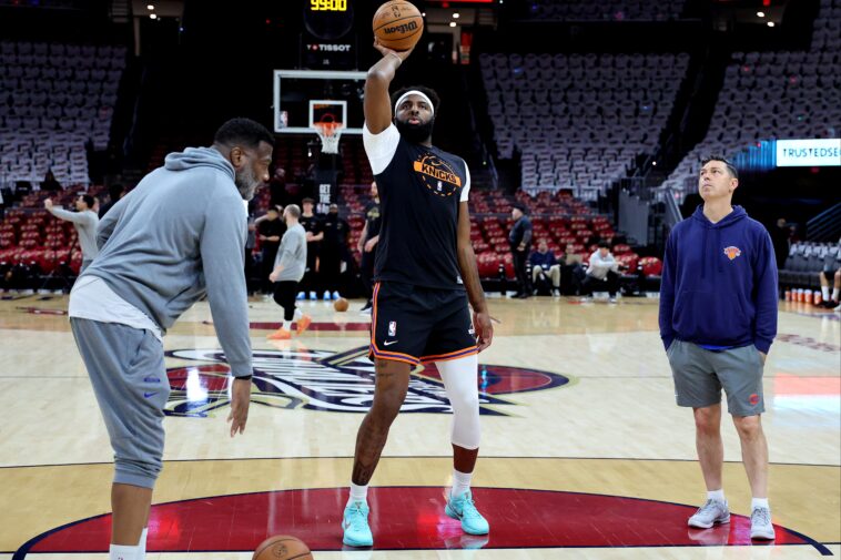 mitchell-robinson-takes-part-in-knicks’-practice-as-game-1-status-remains-uncertain-with-broken-pinky