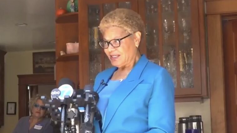 (video)-“damn-right”-–-la-mayor-karen-bass-vows-to-lead-resistance-against-immigration-agents-during-world-cup