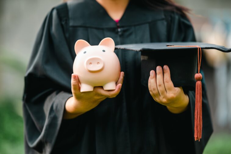 shockly-few-students-think-college-worth-the-price-of-admission-—-and-humanities-majors-have-it-worst