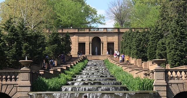 exclusive-—-doug-burgum:-trump’s-restorations-of-fountains,-monuments,-and-parks-show-squalor-is-a-‘choice’
