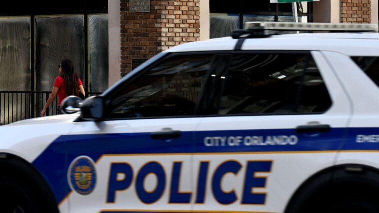 orlando-police-officers-facing-unprofessionalism-claims-for-letting-women-in-bikinis-dance-and-twerk-for-them