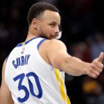 warriors’-steph-curry-signs-10-year-shoe-deal-with-li-ning-to-take-curry-brand-global