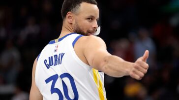 warriors’-steph-curry-signs-10-year-shoe-deal-with-li-ning-to-take-curry-brand-global