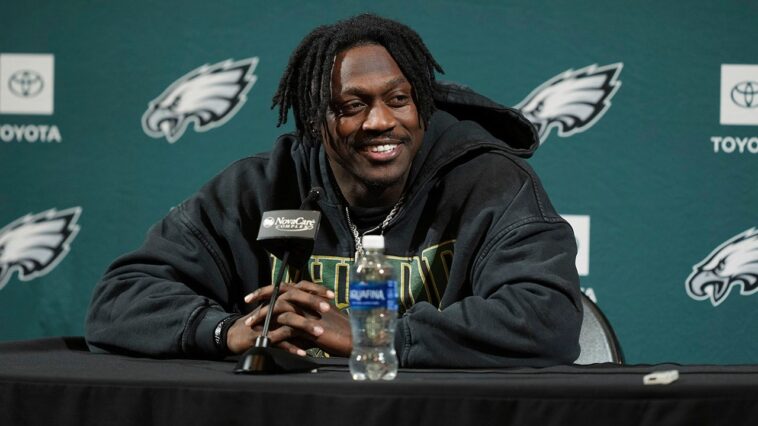 aj.-brown-headed-to-new-england-to-reunite-with-mike-vrabel-after-a-season-of-eagles-unhappiness