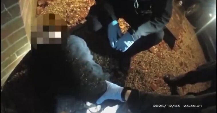 horror:-“i’ve-been-stabbed!”-–-uk-police-bodycam-footage-shows-stabbing-victim-henry-nowak-pleading-with-officers-as-they-cuff-and-drag-him-(video)