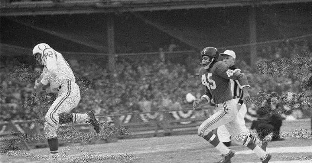 nfl-hall-of-fame-receiver-raymond-berry-dies-at-93