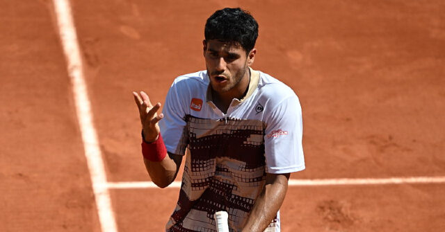 french-open-fines-paraguay’s-vallejo-for-saying-a-woman-shouldn’t-have-umpired-his-match