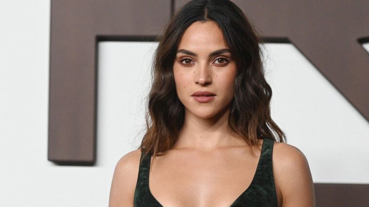insane-preview-released-for-new-a24-film-‘onslaught,’-stars-adria-arjona-and-rebecca-hall