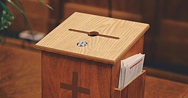 video-—-police:-man-stole-$400-from-nyc-catholic-church’s-offering-box
