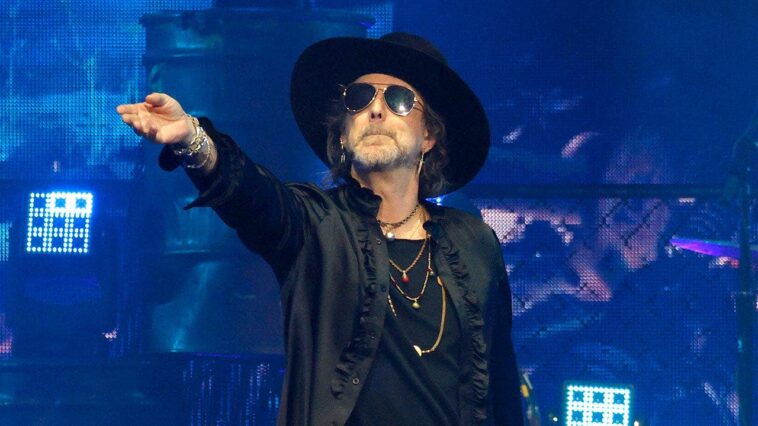 black-crowes-face-backlash-after-chris-robinson-shuts-down-usa.-chant-and-calls-fans-‘ignorant’